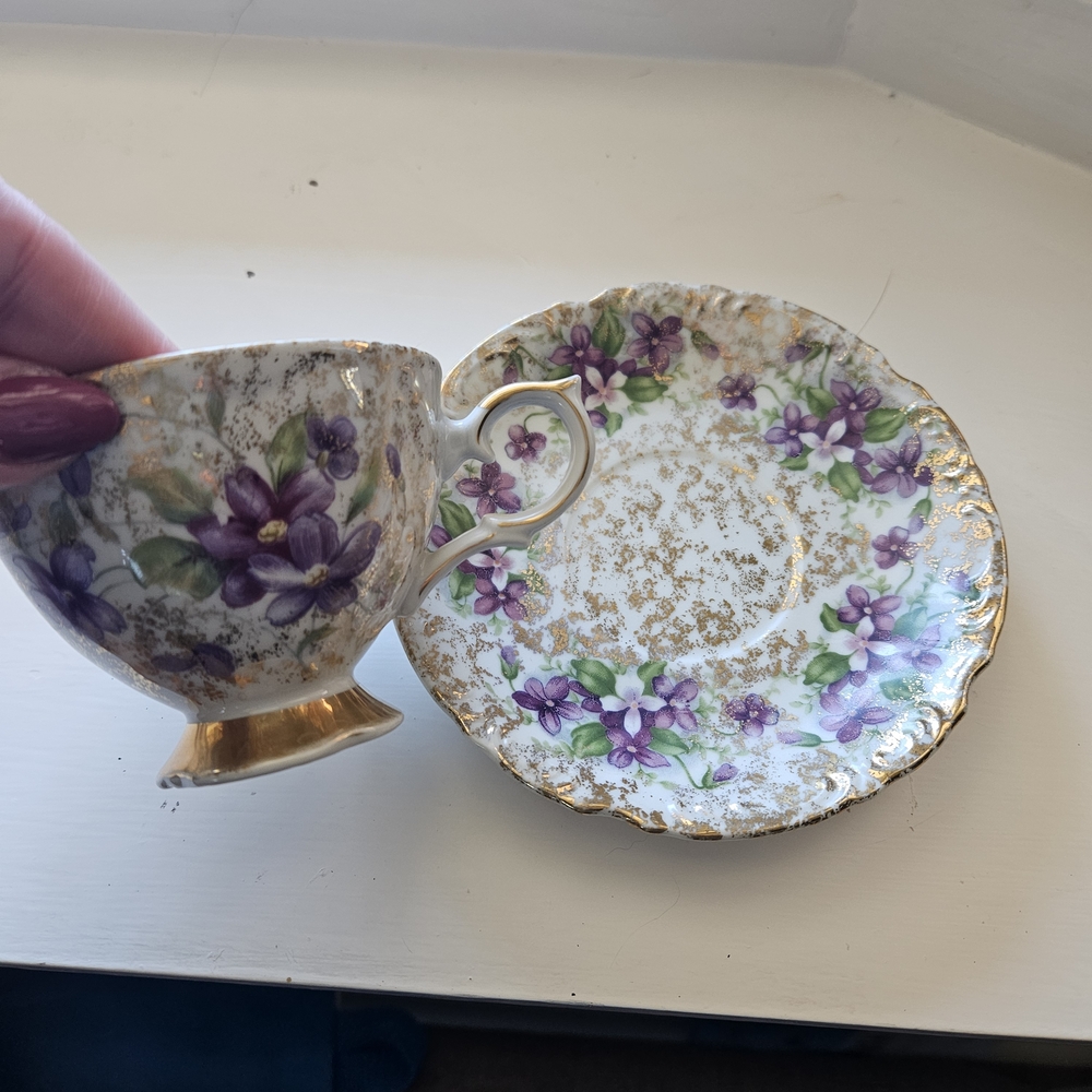Vintage Floral Teacup and Saucer with Gold Handle - Picture 2 of 3